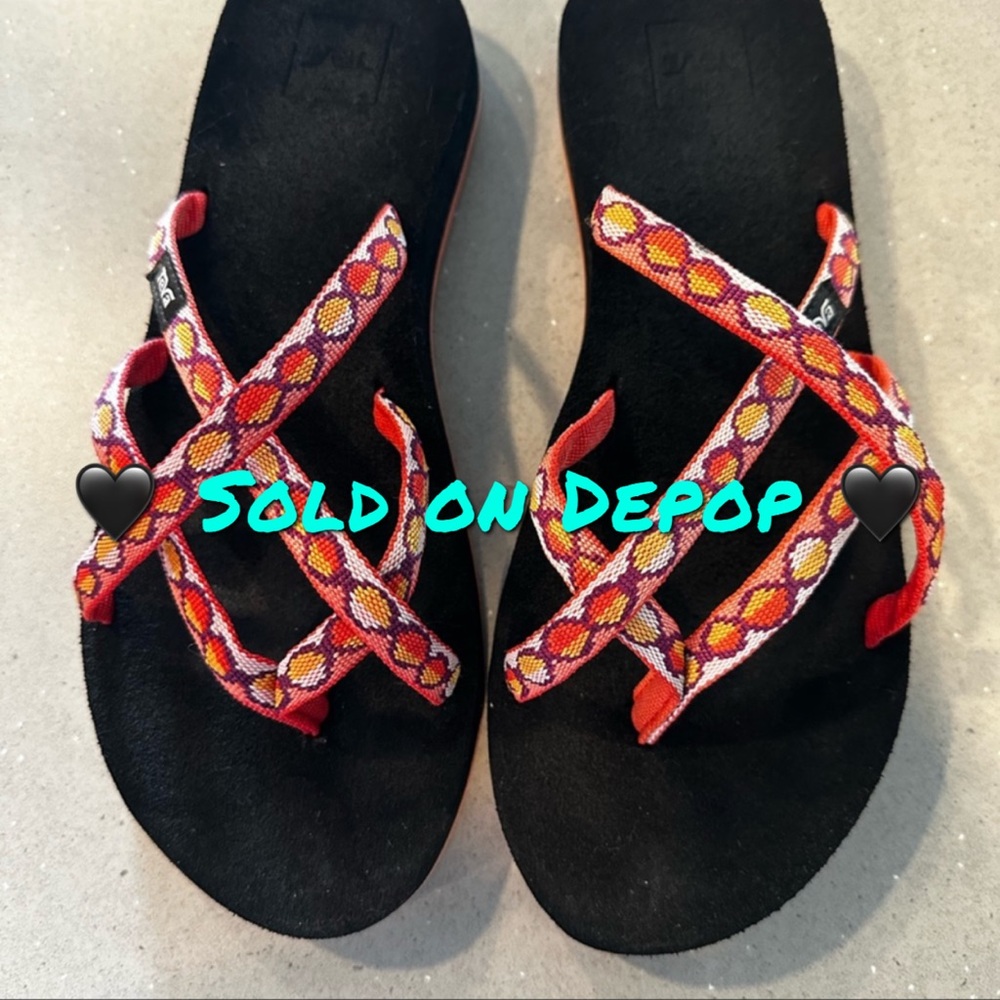 🖤 SOLD 🖤 Women’s Orange Strappy Teva Thong Sandal size 9
